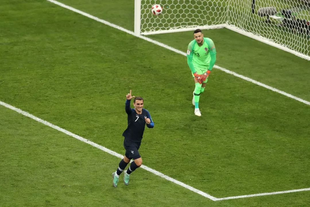  图卢兹定位球防守漏洞百出，单场被灌四记头球